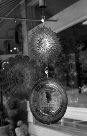 suncatchers_f4a.jpg suncatchers_f4a.jpg