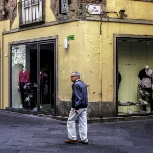 YellowWall20.jpg