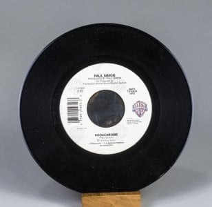 45 RPM disc of %22Kodachrome> by Paul Simon c.1973.jpg 45 RPM disc of %22Kodachrome> by Paul Simon c.1973.jpg