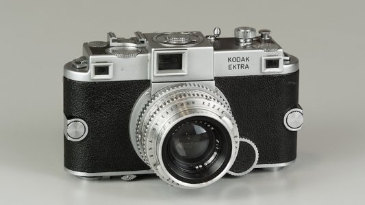 The ill-fated Kodak EKtra of the '40s had advanced features, a mil spec split-image rangefind...jpeg The ill-fated Kodak EKtra of the '40s had advanced features, a mil spec split-image rangefind...jpeg