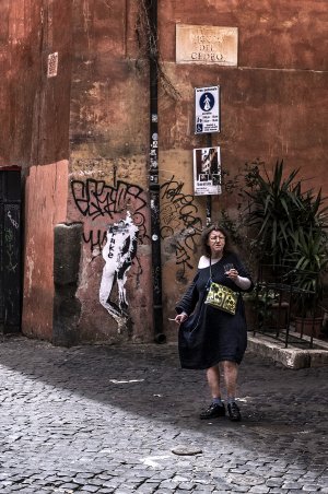 LadySmoking20de.jpeg