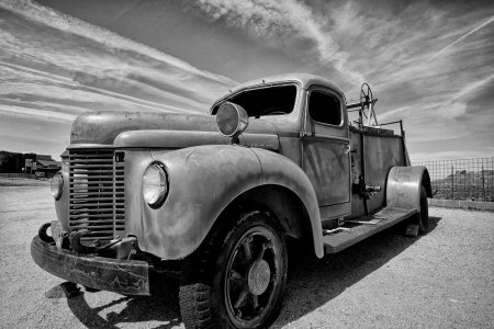 L1001264bwcr.jpg L1001264bwcr.jpg