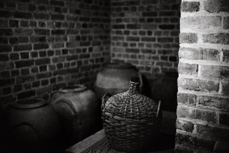 Cellars #2 - Williamsburg - Bessa R3A - 40mm f1pt4 - TriX at 1600.jpg Cellars #2 - Williamsburg - Bessa R3A - 40mm f1pt4 - TriX at 1600.jpg