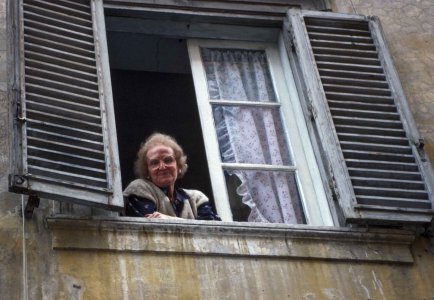 romeWomanInWindow.jpg