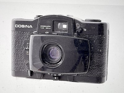 Cosina CX-2, an upgraded sucessor to the CX-1, sports a superh 5-element 35mm f:2.8 Cosinon l...jpg Cosina CX-2, an upgraded sucessor to the CX-1, sports a superh 5-element 35mm f:2.8 Cosinon l...jpg