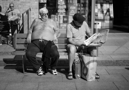 Reading the news.jpg Reading the news.jpg