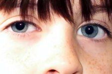 Eyes2.jpg Eyes2.jpg