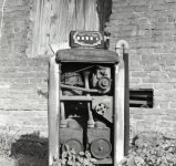 old gas pump copy (600 x 567).jpg
