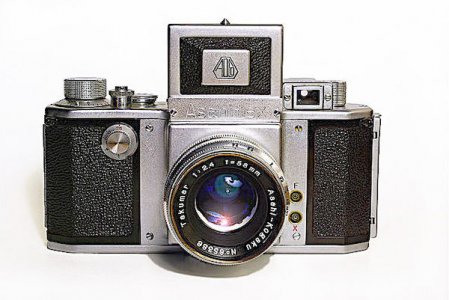 Asahiflex IIB of 1954 with pre-set 58mm f-2.4 Takumar lens in 37mm screw mount copy.jpeg Asahiflex IIB of 1954 with pre-set 58mm f-2.4 Takumar lens in 37mm screw mount copy.jpeg