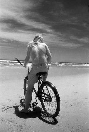 infrared-surfer-on-bike-che.jpg