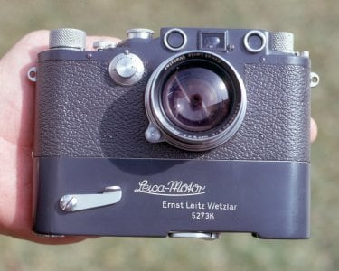 Super rare gray finished MOOLY-C on grey Leica IIIcK.jpg