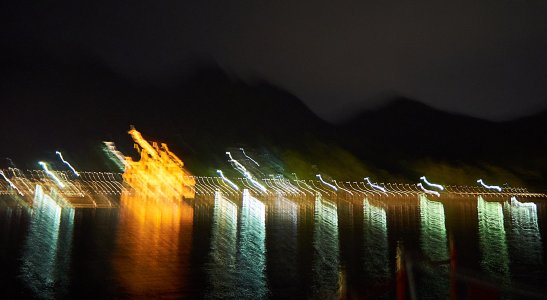 _DSC2053 Miyajima N5 18-55mm f3.5-5.6 iso 1600 1.5s at f3.5 18mm.jpg