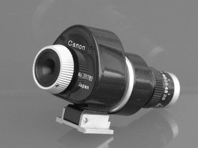 Canon Universal Zoomfinder S for l35-50mm lenses. An adapter (not shown) allows it to work wit...jpg Canon Universal Zoomfinder S for l35-50mm lenses. An adapter (not shown) allows it to work wit...jpg