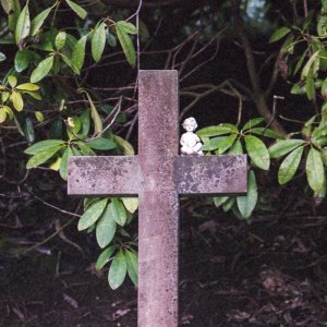 Grave02.jpg