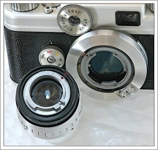 Dot's Nice: Argus C44 and C44R used a robust 3-lobed bayonet mount, but changing lenses requir...jpg