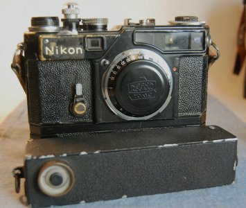 Nikon SP battery pack.JPG Nikon SP battery pack.JPG