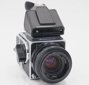 Hasselblad 2000FC with 80mm f:2.8 Zeiss Plamar lena and PME TTL meter prism.jpg
