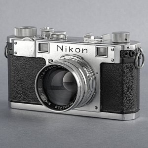 Nikon S  with 50mm f:21,4 Nikkor-S.C lens.Nte slight brassing near front viewfinder window,.jpg