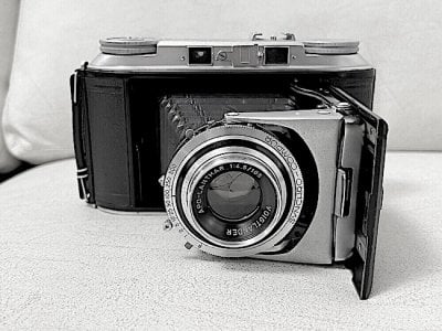 Voigtlander Bessa II with 105mm f:4.5 Apo-Lanthar lens.jpg