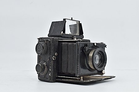 Ernemann Miniatur-Klapp 4.5 x 6cm plate camera with 75mm f:4.5 Ernistar lens..jpg