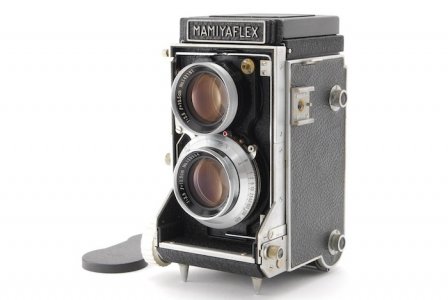 Mamiyaflex C orginal 1956  model with pointy %22feet%22 on base, amd 10.5cm f:3.5 lens set.jpg