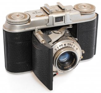 Voigtlander Vito II with 50mm f:3.5 Color-Skopar lens.jpg