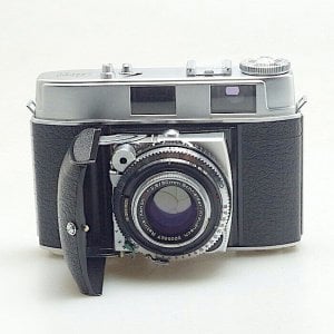Uncommon Kodak  Retina IIC (large C) swith 50mm f:2.8 Schneider Xenon lens in Synchro-Compur s...jpg