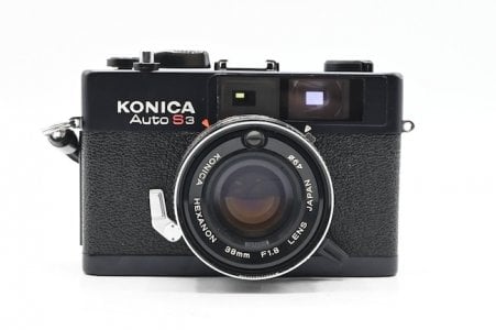 Konica Auto S3 with acclaimed 38mm f:1.8 Hexanon lens. It's beautifull in black, the sole colo...jpg Konica Auto S3 with acclaimed 38mm f:1.8 Hexanon lens. It's beautifull in black, the sole colo...jpg