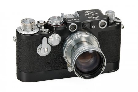 Leica IIIf frm Auction catalog.jpg