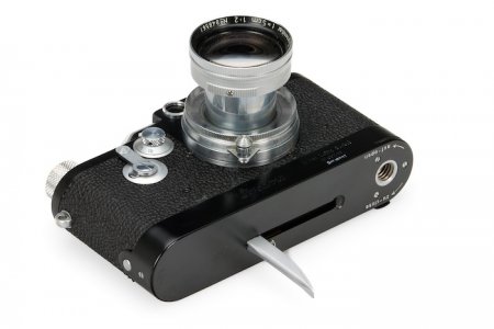 Black Leica IIIf with matching Lecavit.jpg