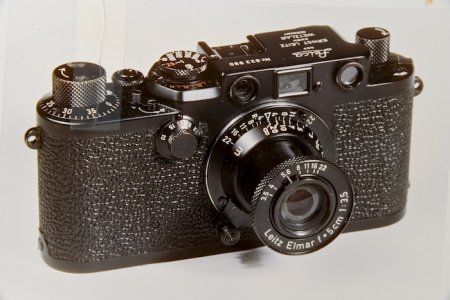 Near mint factory tlack Leica IIIf No. 822990 with black finished 5cm f:3.5 Elmar.jpg