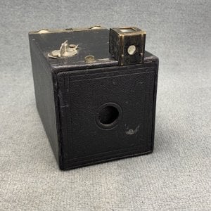 Original Kodak Brownie pf 1900 with rare accessory clip-on viewfinder.jpg Original Kodak Brownie pf 1900 with rare accessory clip-on viewfinder.jpg