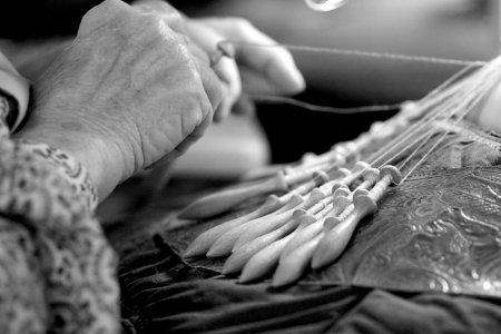 old-lady-handweaving.jpg